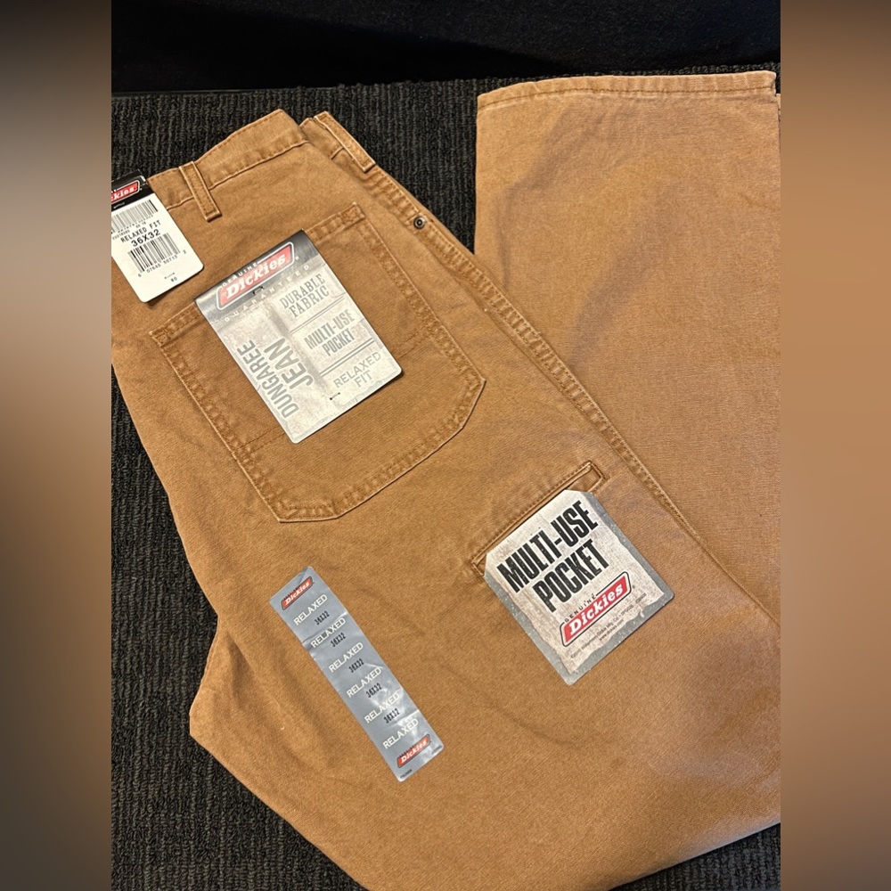 Dickies Relaxed Fit, Multi-Pocket Men’s Pants. Size 36X32.